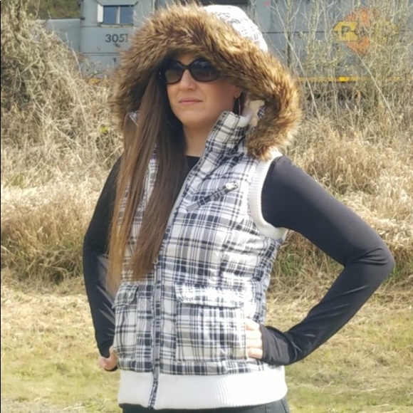 H2j Puffer Vest!!🐡 - Picture 2 of 8